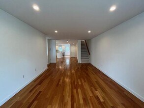 45 Linwood Rd N in Port Washington, NY - Building Photo - Building Photo