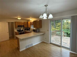 83 Downey Dr in Oswego, NY - Building Photo - Building Photo