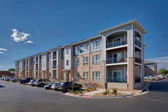 Hawthorne Hill in Thornton, CO - Foto de edificio - Building Photo