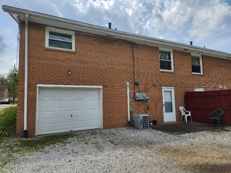 7637 Bermuda St NW in Massillon, OH - Building Photo