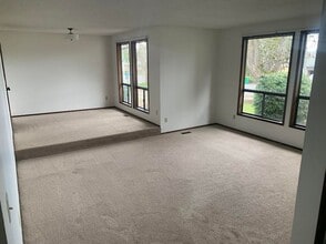 9635 SW Robbins Dr in Beaverton, OR - Building Photo - Building Photo