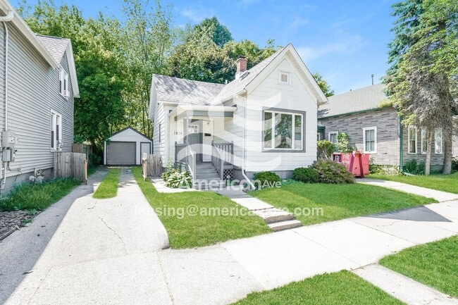 property at 1814 Lasalle St