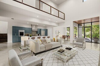 500 Laurel Valley Rd in West Lake Hills, TX - Building Photo - Building Photo