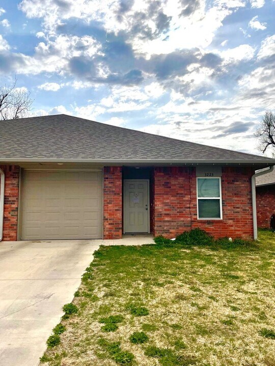 3225-3225 N Emerson St in Enid, OK - Building Photo