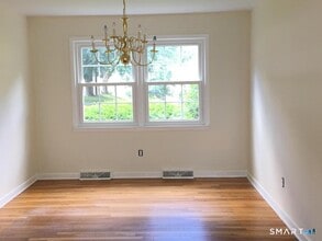 82 Heritage Hill Rd in New Canaan, CT - Building Photo - Building Photo