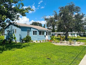 342 SW 2nd Ave in Dania Beach, FL - Building Photo - Building Photo