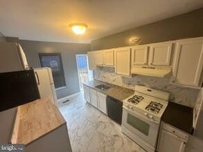 702 N Kenwood Ave in Baltimore, MD - Building Photo - Building Photo