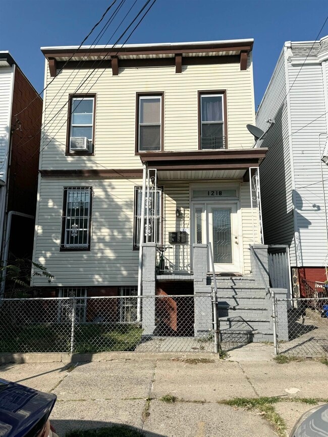 property at 1218 13th St