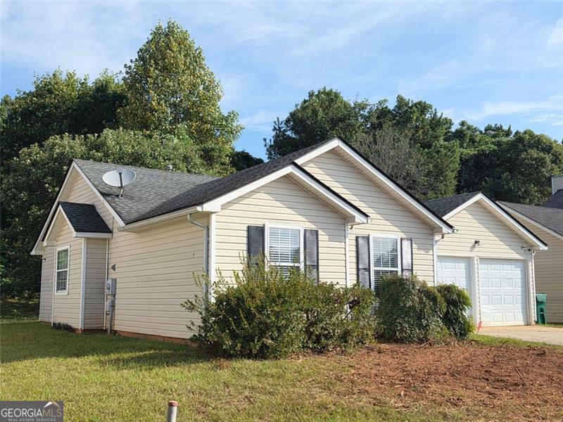 2281 Rambling Way in Lithonia, GA - Building Photo