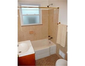 310 Onyx Ave in Mount Oliver, PA - Building Photo - Building Photo