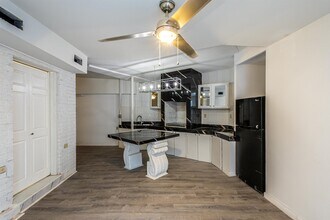 1420 Corpus Christi St in Laredo, TX - Building Photo - Building Photo