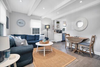 76 S Edgewood Rd in East Lyme, CT - Building Photo - Building Photo