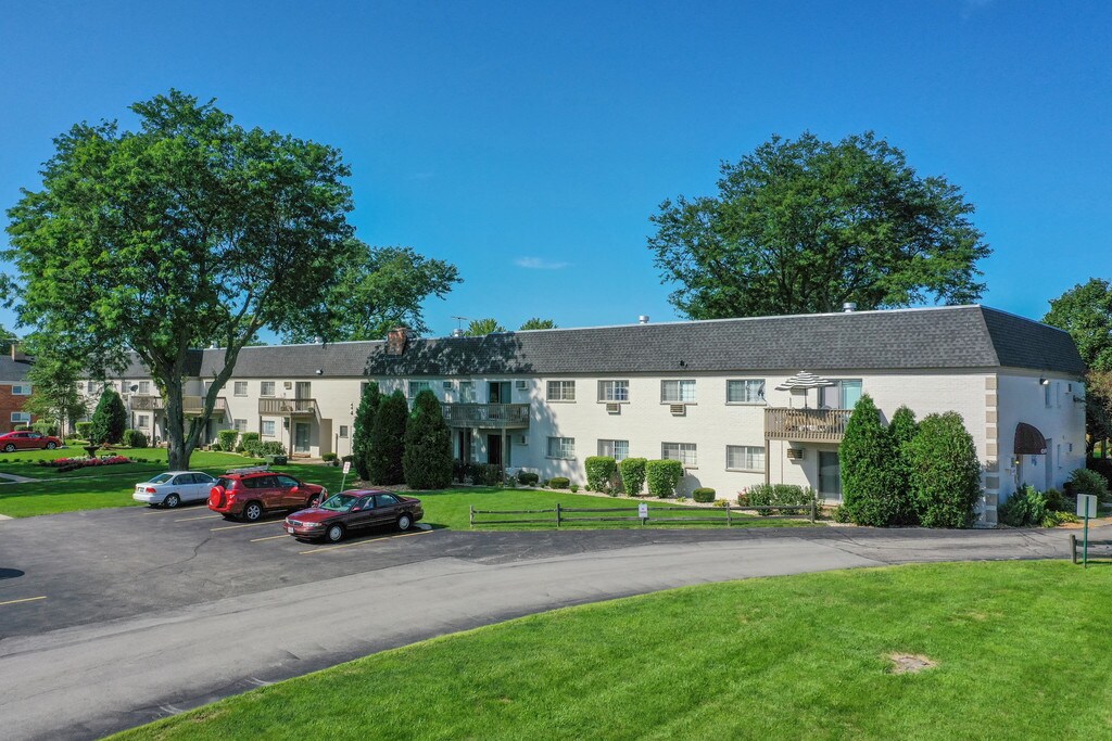 Autumn Mist on Lorraine Wheaton, IL Apartments