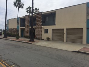 6000 E Appian Way in Long Beach, CA - Foto de edificio - Building Photo