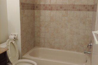 40 Hopewell Ln in Sicklerville, NJ - Foto de edificio - Building Photo