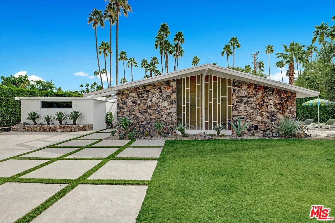 1155 E Mesquite Ave in Palm Springs, CA - Foto de edificio