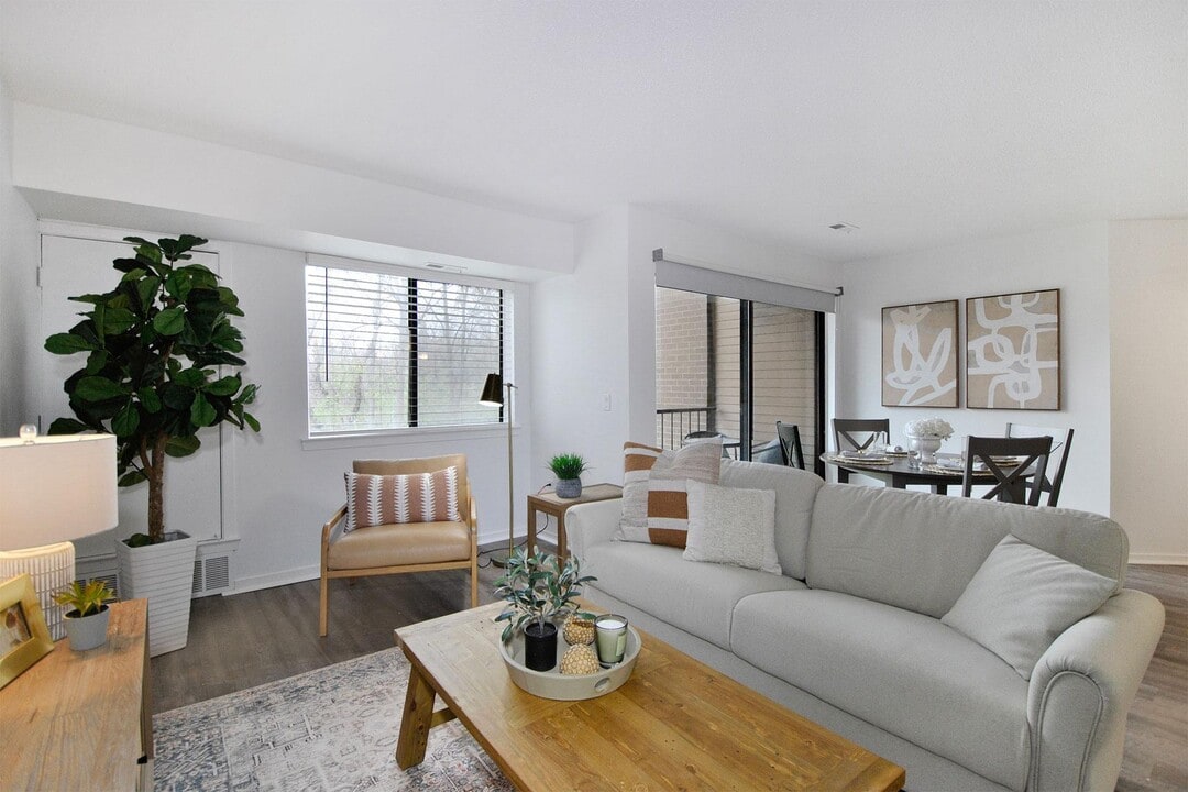 Carnegie Park Apartments in Southfield, MI - Foto de edificio