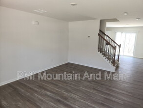 30 Cain Holw Wy in Asheville, NC - Building Photo - Building Photo