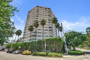 1881 Washington Ave in Miami Beach, FL - Building Photo