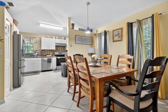 6877 3rd St in Jupiter, FL - Building Photo - Building Photo