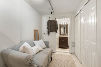 113 W Dedham St, Unit 2 in Boston, MA - Building Photo - Building Photo