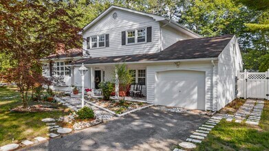 27 Squire Ct in Toms River, NJ - Building Photo - Building Photo