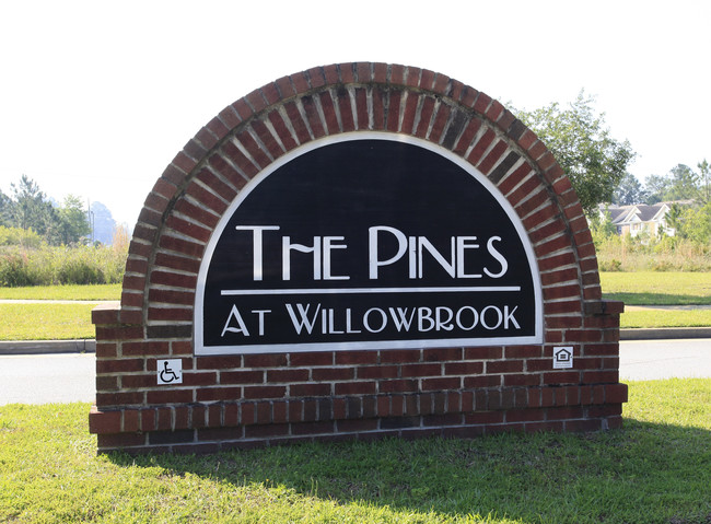 The Pines at Willowbrook in Hinesville, GA - Foto de edificio - Building Photo