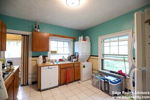 132 Kilsyth Rd, Unit 2 in Boston, MA - Building Photo