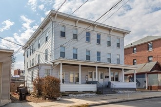 31 Rappallo Ave in Middletown, CT - Building Photo - Building Photo