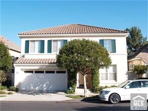 31 Versailles in Newport Beach, CA - Building Photo - Building Photo