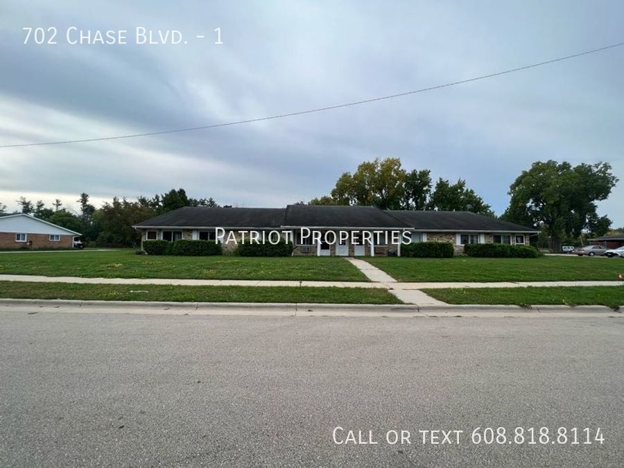 702 Chase Blvd in Sun Prairie, WI - Foto de edificio