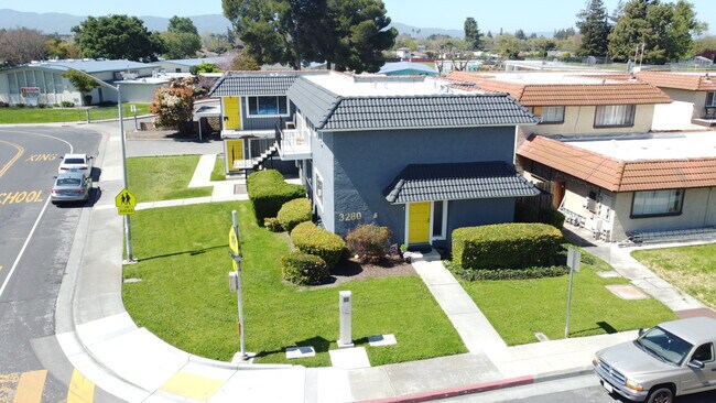 3280 Cabrillo Ave in Santa Clara, CA - Building Photo - Building Photo