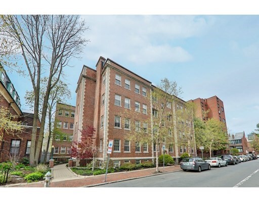 25 Chauncy St in Cambridge, MA - Building Photo