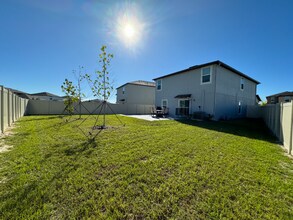 31350 Barrel Wave Way in Wesley Chapel, FL - Building Photo - Building Photo