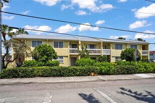 2161 NE 36th St in Lighthouse Point, FL - Building Photo