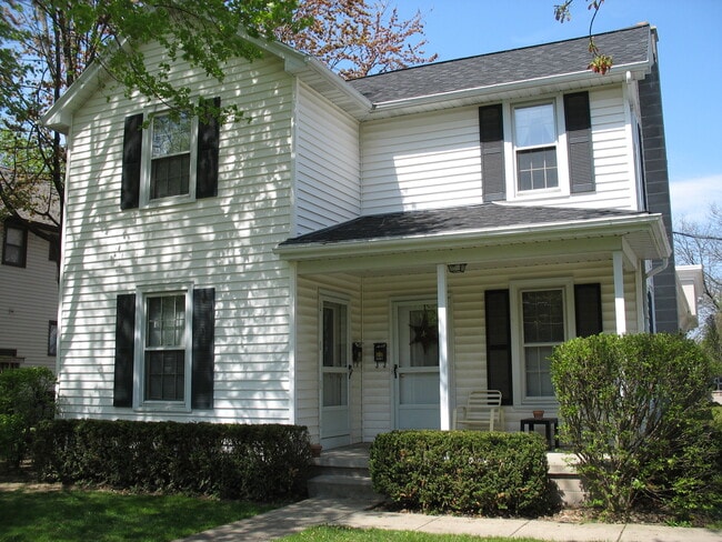3259 Iroquois Rd, Unit 3259 Iroquois Rd - upper in Caledonia, NY - Foto de edificio - Building Photo