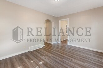 1303 W 33rd St S in Wichita, KS - Building Photo - Building Photo