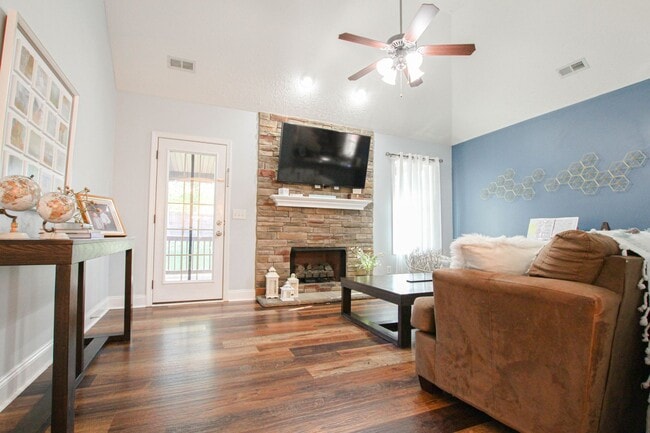 430 Leslie Wood Dr in Clarksville, TN - Building Photo - Building Photo