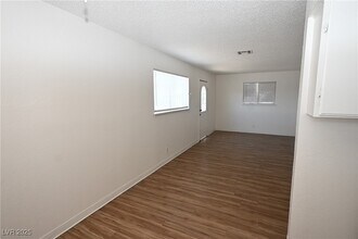 2301 Stewart Ave in Las Vegas, NV - Building Photo - Building Photo