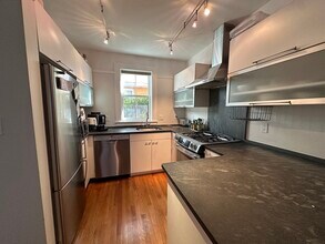 63 Prince St, Unit 63 in Cambridge, MA - Foto de edificio - Building Photo