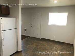 1931 33rd Ave-Unit -Unit 8 in Longview, WA - Foto de edificio - Building Photo
