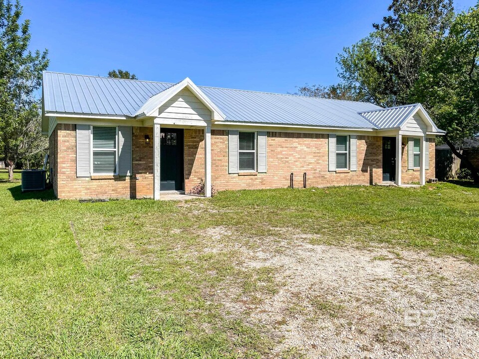 25121 Olive St in Elberta, AL - Building Photo