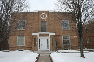 5227-5231 NW Radial Hwy in Omaha, NE - Building Photo