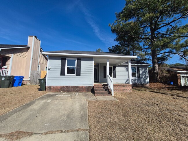 2541 Sourwood Dr in Fayetteville, NC - Building Photo - Building Photo