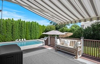 28 Windermere Dr in Sag Harbor, NY - Building Photo - Building Photo