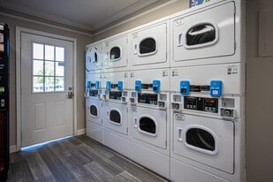 Bridgewater Retreat in Kingsport, TN - Building Photo