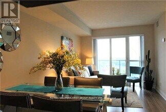 125 Village Green Square in Toronto, ON - Building Photo - Building Photo