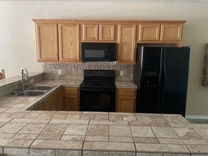 1006 Oakwood Ave in Waco, TX - Building Photo - Building Photo