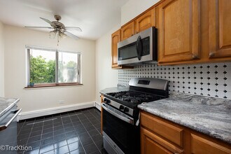 1331 Finley Rd in Lombard, IL - Building Photo - Building Photo