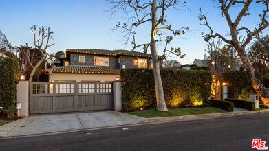1064 Amalfi Dr in Los Angeles, CA - Building Photo - Building Photo